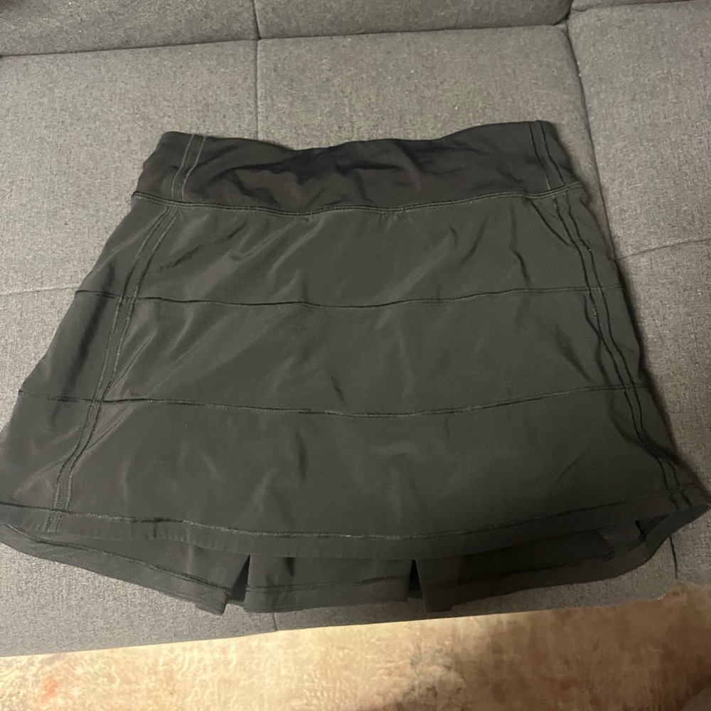 Lululemon Black skirt size 4